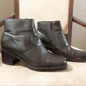 Bakers Ankle Leather Boots Women’s Size 6